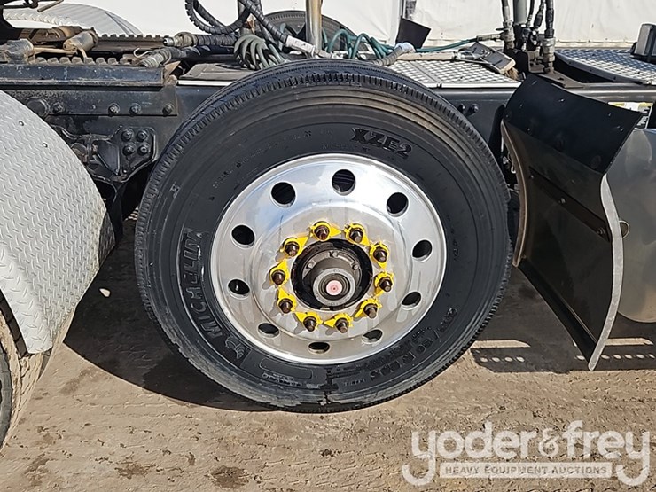 2009-kenworth-t800-image-10