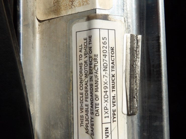 2022-peterbilt-389-image-51