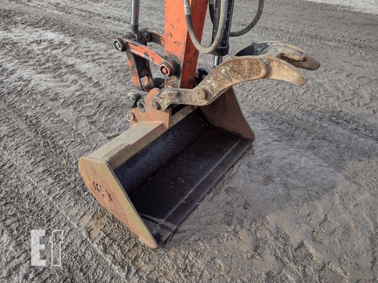 2017-kubota-kx040-4-image-17