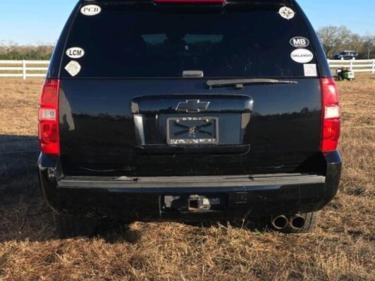 2013-chevrolet-tahoe-image-12