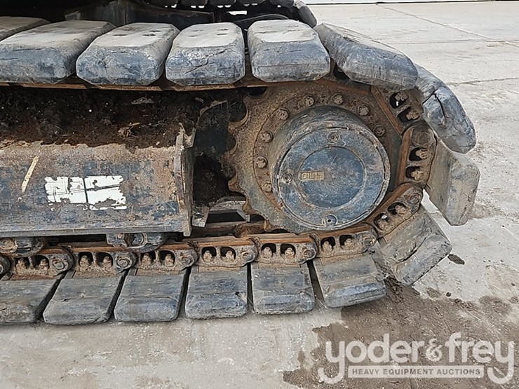 2010-komatsu-pc78us-8-image-26