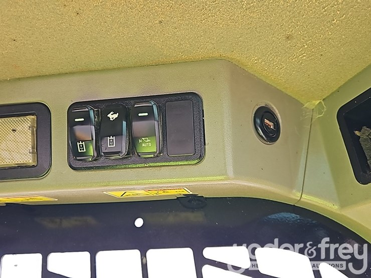 2021-caterpillar-289d3-image-17