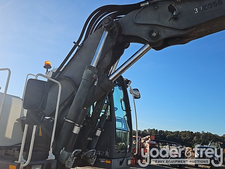 2016-volvo-ew180e-image-12