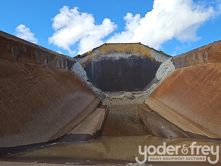 2016-caterpillar-725c2-image-20