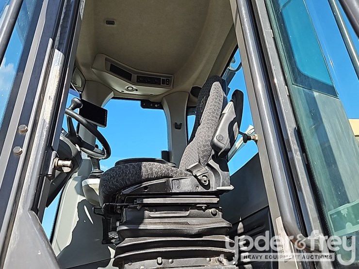 2017-case-621g-image-26