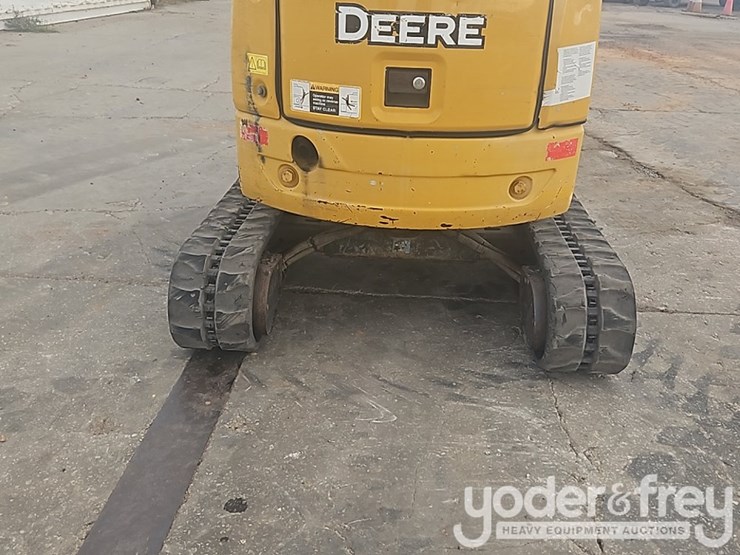 2018-deere-17g-image-21