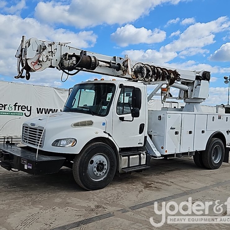 2011 FREIGHTLINER M2 106