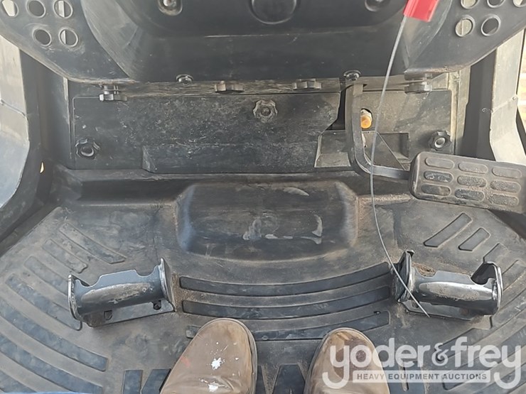 2023-komatsu-d61px-24-image-44