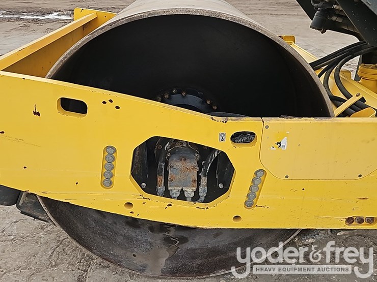2017-bomag-bw211d-5-image-14