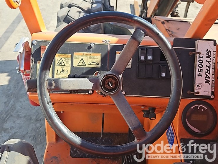 2014-sky-trak-10054-image-28