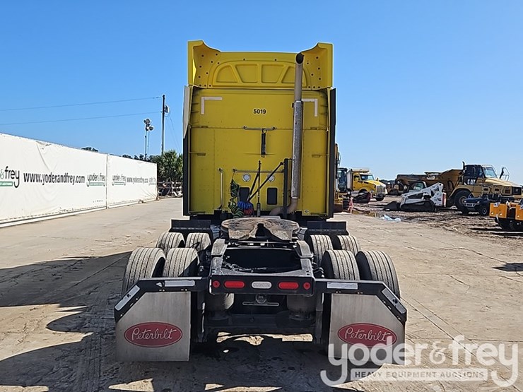 2024-peterbilt-579-image-15