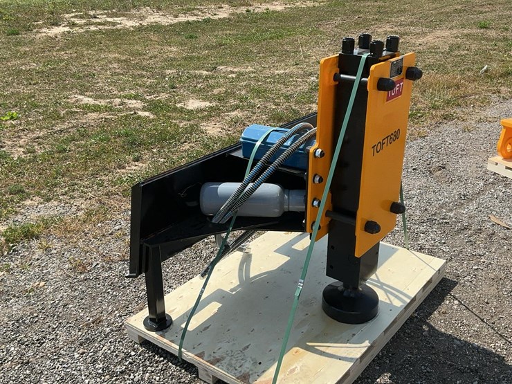 2025-new-holland-l213-image-8