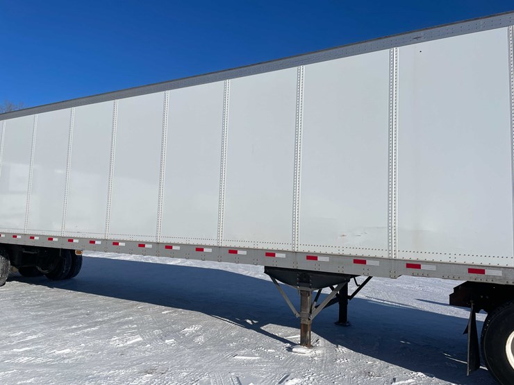 2023-stoughton-trailer-image-3