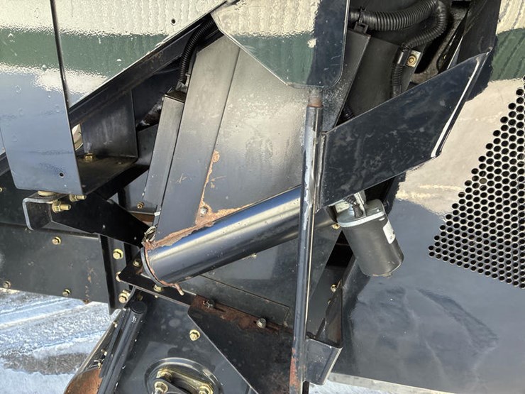 2010-case-ih-6088-image-54