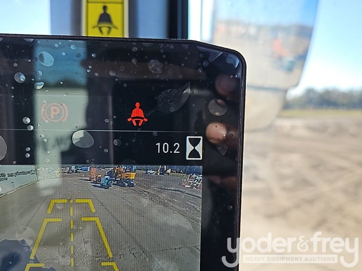 2026-caterpillar-926-image-34