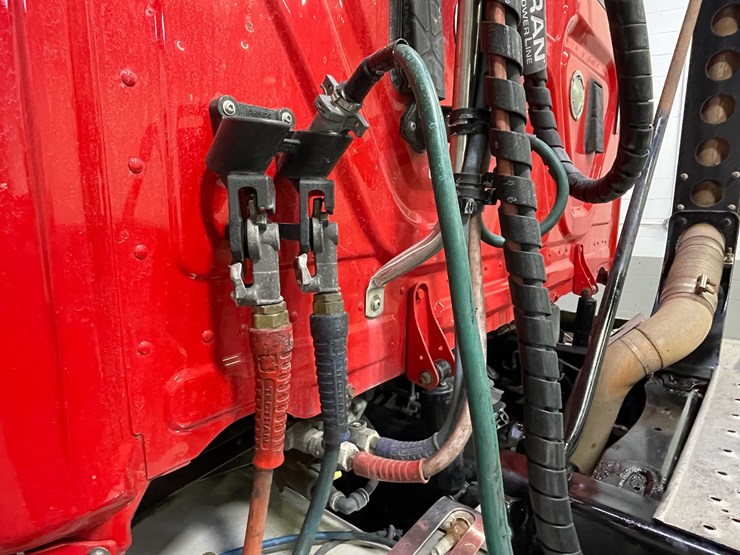 #6227-•-2018-freightliner-cascadia-day-cab-semi-truck-(title-in-delay)-image-67