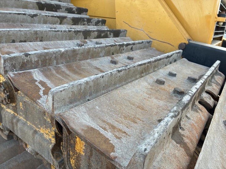 2016-caterpillar-d6n-lgp-image-37