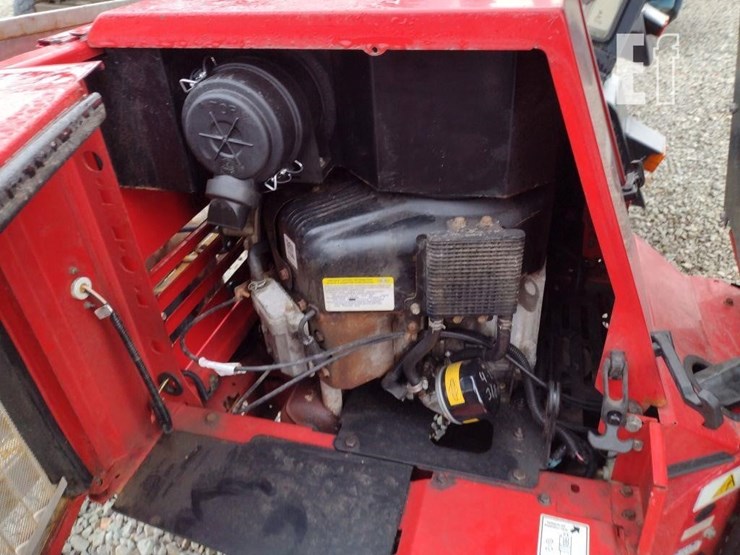 ventrac-3400l-lawn-mower-w/broom-image-27
