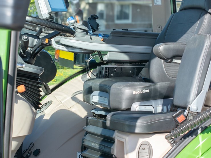 2021-fendt-1042-vario-image-7