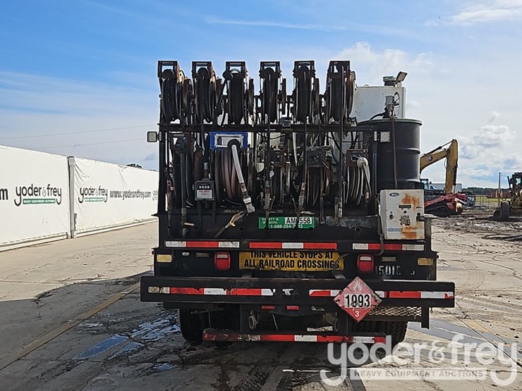 2011-kenworth-t470-image-18