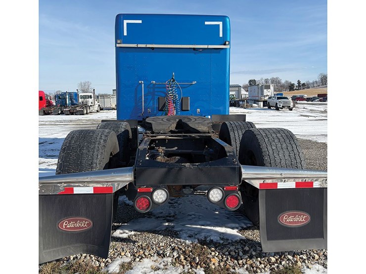 2019-peterbilt-579-image-6