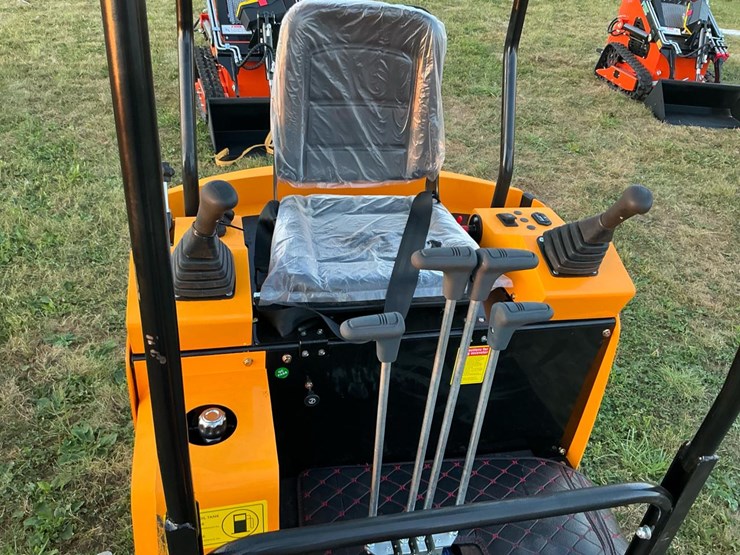 #1209-•-unused-future-ft15-mini-excavator-image-23