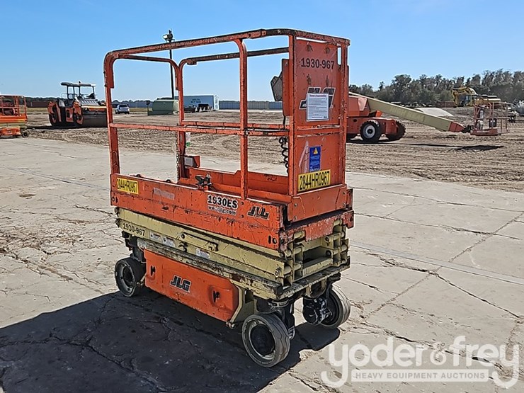 2016-jlg-1930es-image-6