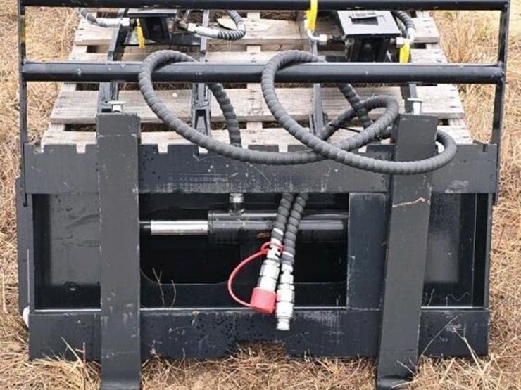 mini-skid-steer-hydraulic-adjustable-forks-image-1