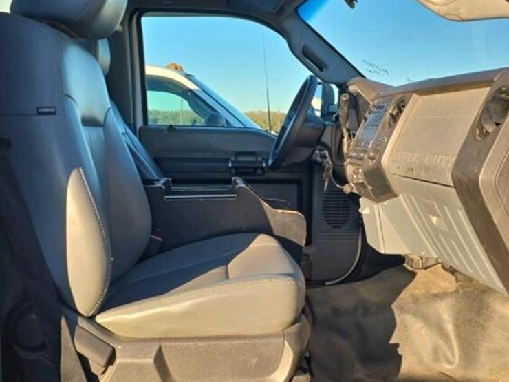 2012-ford-f550-image-8