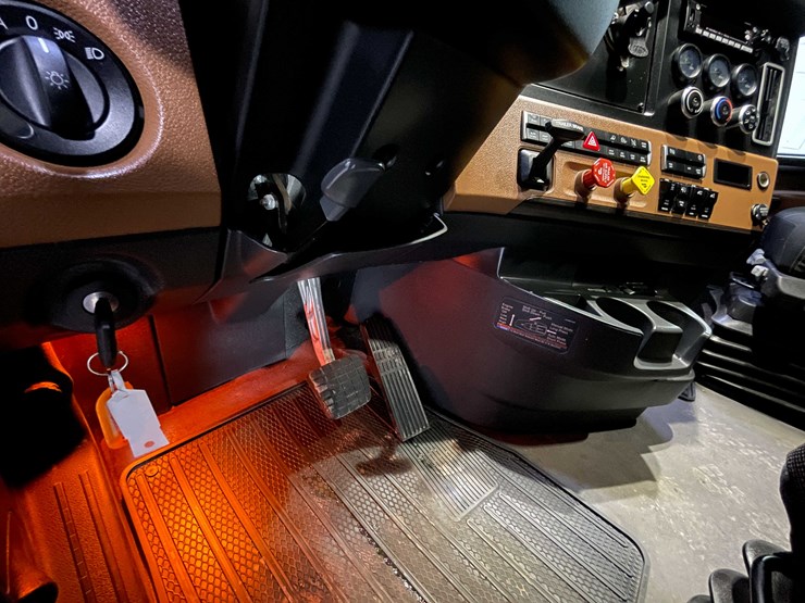 #6224-•-2022-freightliner-cascadia-semi-truck-(title-in-delay)-image-80