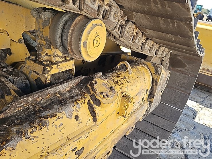 2018-caterpillar-d6n-image-12