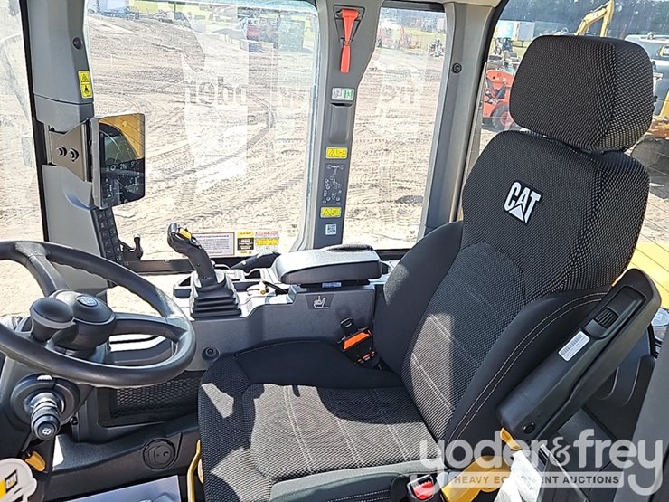 2026-caterpillar-930-image-33