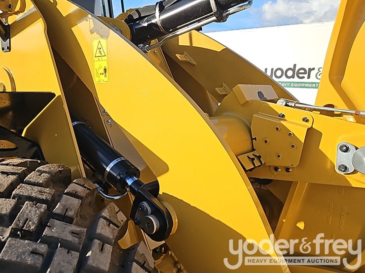 2024-caterpillar-910-image-11