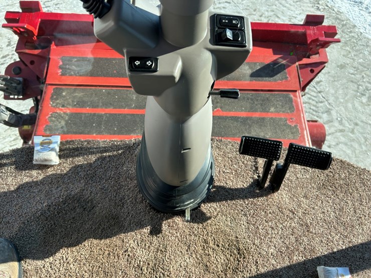 2007-case-ih-7010-image-44