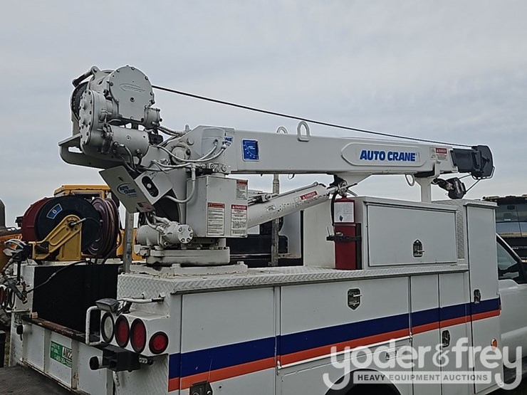 2016-ford-f550-image-21