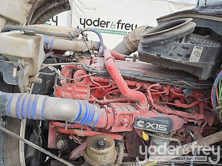 2021-peterbilt-567-image-20