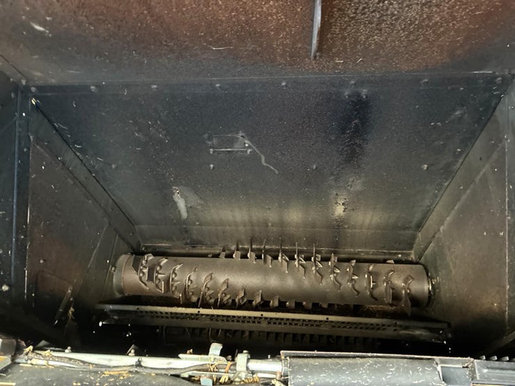 2010-case-ih-6088-image-60