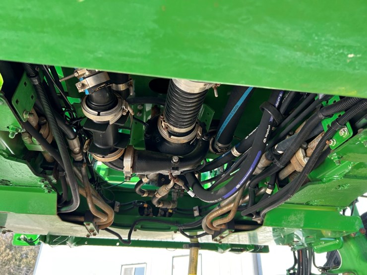 2015-john-deere-r4030-image-104
