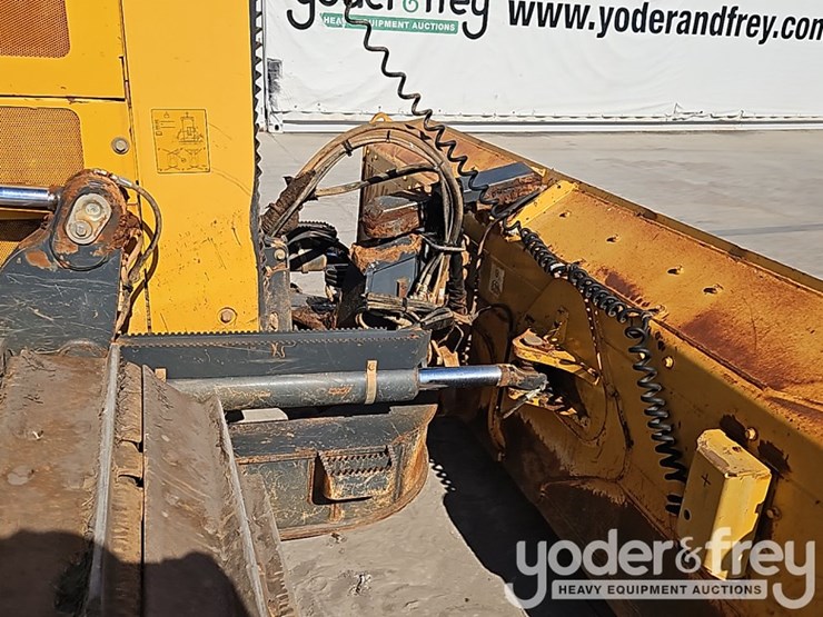 2017-deere-700k-lgp-image-15