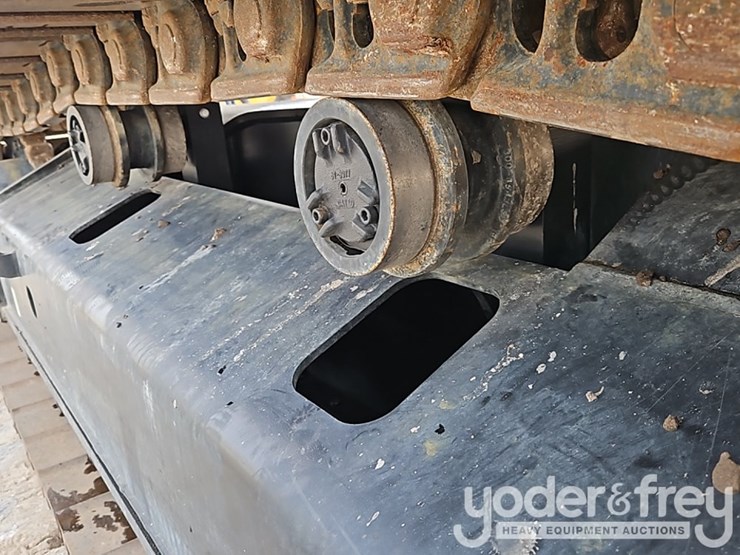 2023-caterpillar-336-image-26