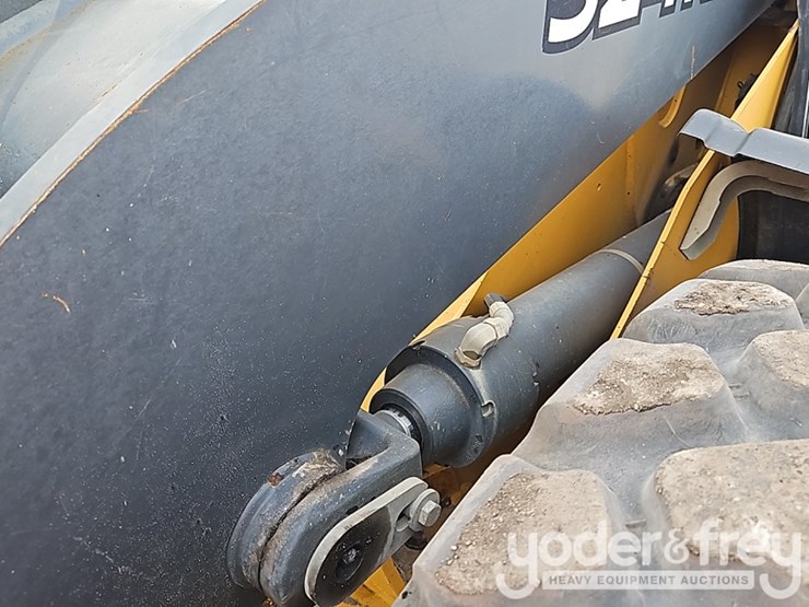 2015-deere-524k-image-17