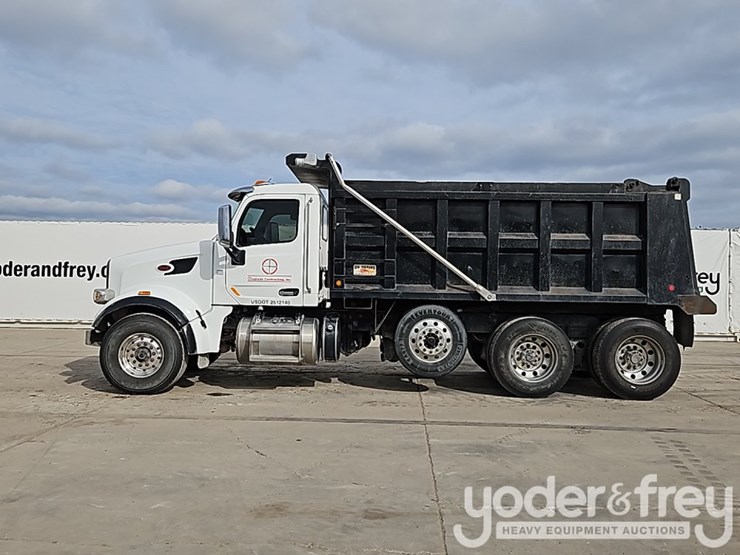2021-peterbilt-567-image-3