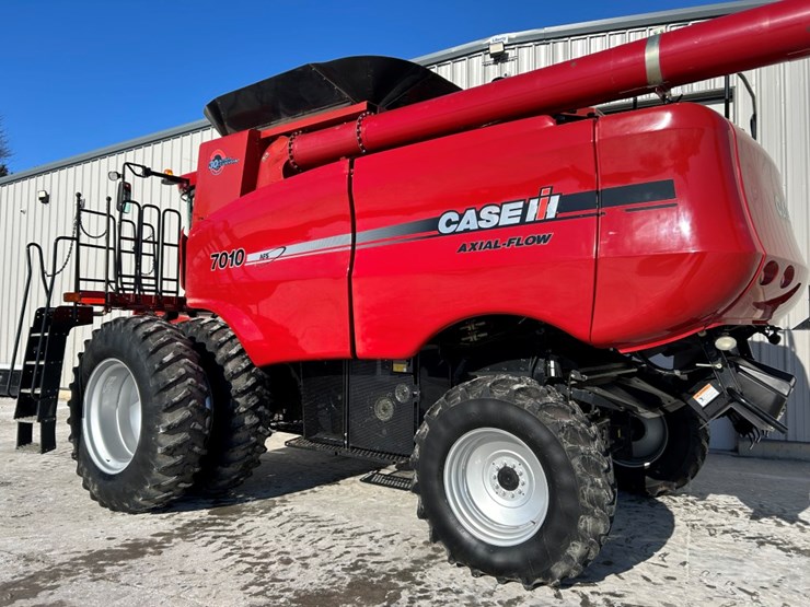2007-case-ih-7010-image-21