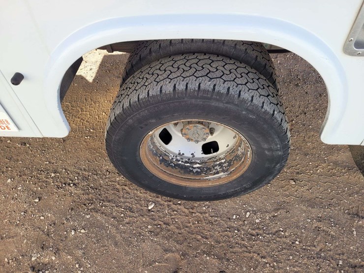 2010-ford-f350-image-19