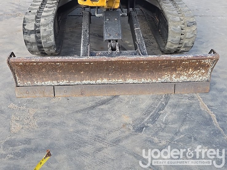 2021-caterpillar-303-image-28