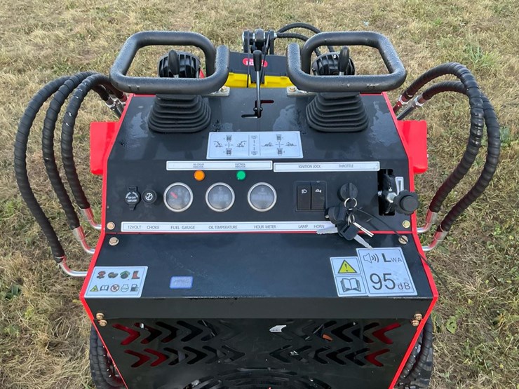 #1005-•-unused-future-ft380r-skid-steer-loader-image-17