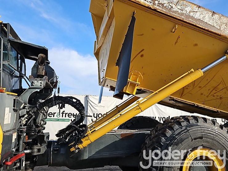 2015-komatsu-hm400-image-21