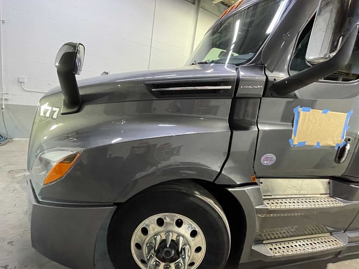 #6224-•-2022-freightliner-cascadia-semi-truck-(title-in-delay)-image-21