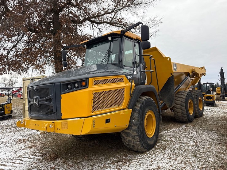 2024-deere-260p-image-1