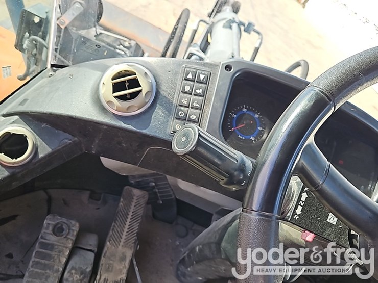 2019-doosan-dl250-5-image-29